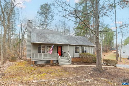 7 Englewood Dr, PALMYRA, VA, 22963-3022 | Card Image