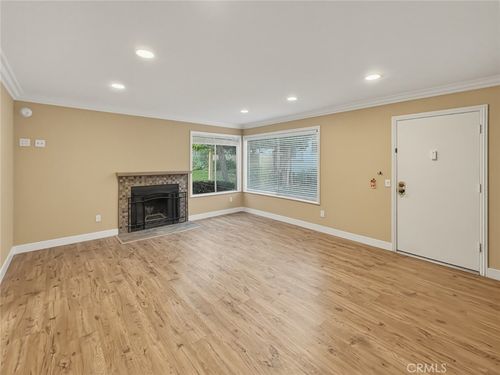 19-18408 Hatteras St, Tarzana, CA, 91356-1912 | Card Image