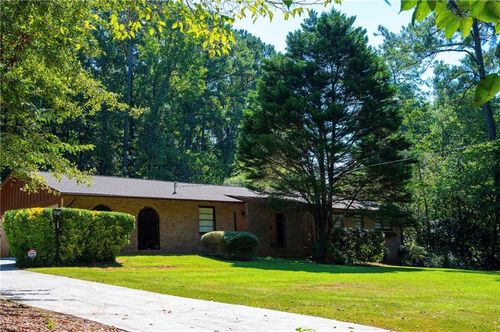 5428 Smoke Rise Dr, Stone Mountain, GA, 30087-1531 | Card Image