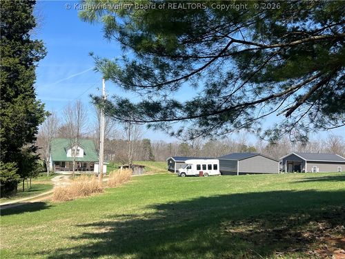 956 Windell Ridge Rd, Ripley, WV, 25271-9643 | Card Image