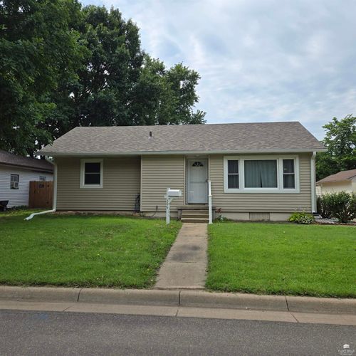 306 Charles Rd, Abilene, KS, 67410-1623 | Card Image