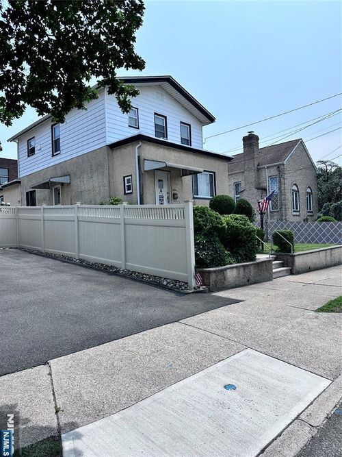 507 Washington St, Carlstadt, NJ, 07072-1516 | Card Image