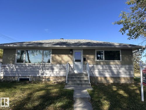 7504 77 Ave Nw, Edmonton, AB, T6C0K5 | Card Image