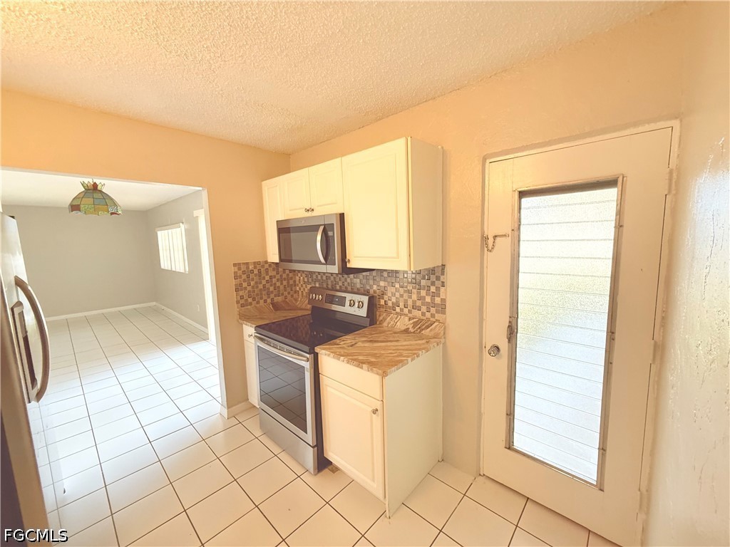 Residential Lease in Cape Coral 5
