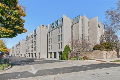 309 - 650 Winnetka Mews, Condo with 3 bedrooms, 3 bathrooms and 1 parking in Winnetka IL | Image 1