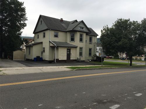 35 W Maltbie Ave, Suffern, NY, 10901-5939 | Card Image