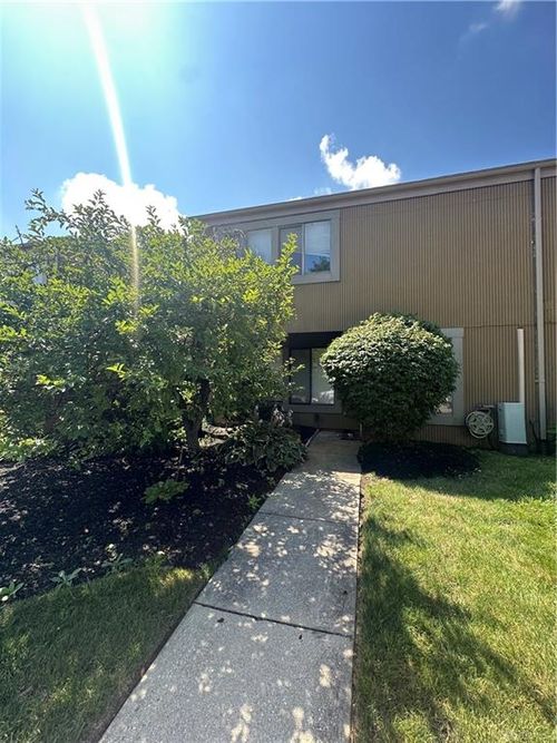 4763 Shaunee Creek Dr, Dayton, OH, 45415-3355 | Card Image