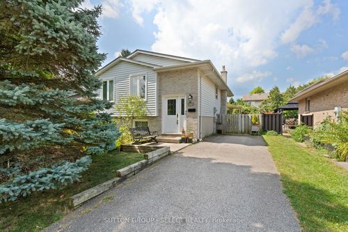 72 Blanchard Cres, London, ON, N6G4E4 | Card Image
