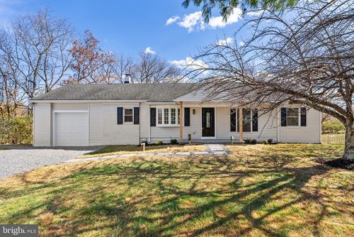 240 Crums Church Rd, BERRYVILLE, VA, 22611-5248 | Card Image