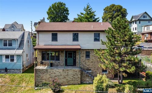 540 5th St, Carlstadt, NJ, 07072-1227 | Card Image