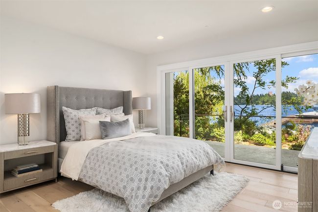 8620 N Mercer Way, House other with 5 bedrooms, 5 bathrooms and 3 parking in Mercer Island WA | Image 23