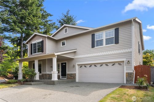 22592 Ne 96th St, Redmond, WA, 98053-1951 | Card Image
