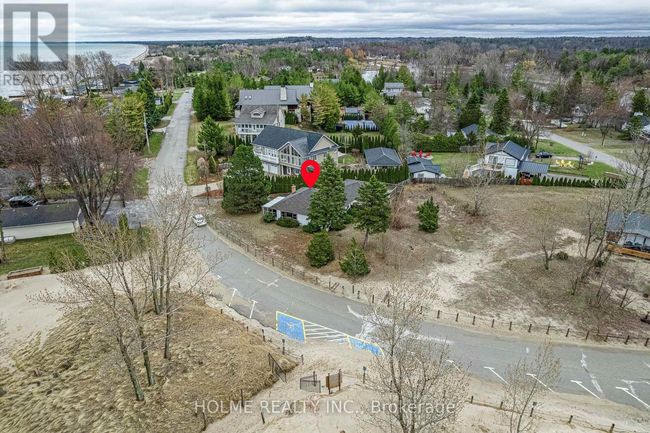 7401 Bond Rd, House other with 3 bedrooms, 2 bathrooms and 10 parking in Port Franks ON | Image 4