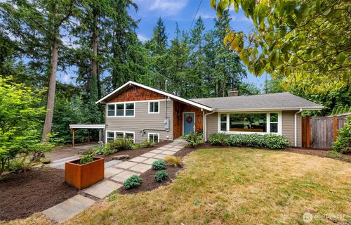19115 104th Ave Ne, Bothell, WA, 98011-2925 | Card Image
