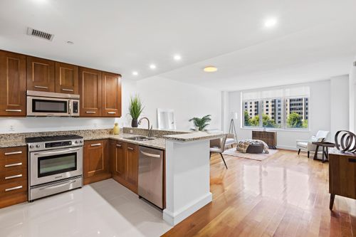 510-8100 River Rd, North Bergen, NJ, 07047-7211 | Card Image