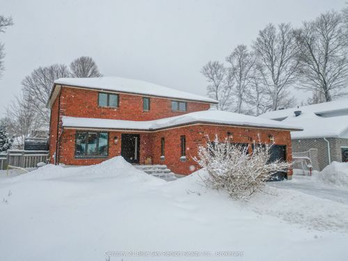 18 Canterbury Cres, North Bay, ON, P1C1K7 | Card Image