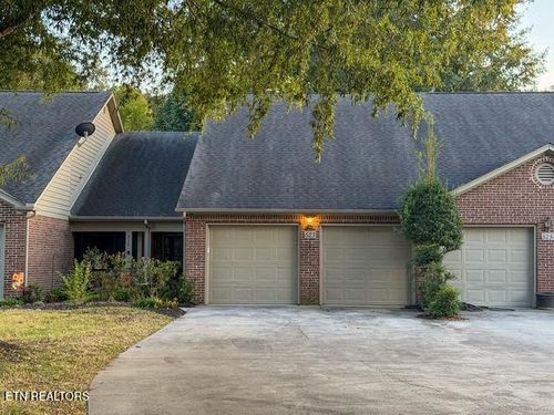 523 Sunrise Cir, Sevierville, TN, 37862-2989 | Card Image