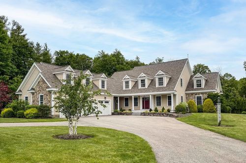 17 Winslow Dr, Atkinson, NH, 03811-2572 | Card Image