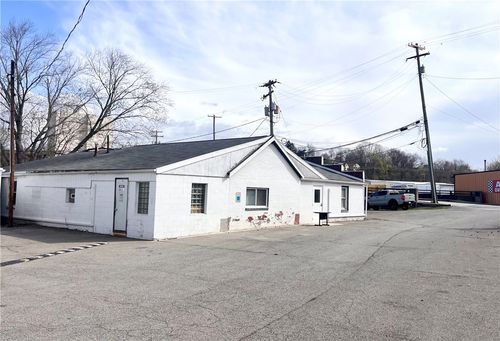 210 S Monroe St, Butler, PA, 16001-7030 | Card Image