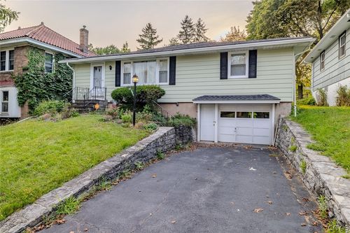 306 Carlton Drive, Syracuse, NY, 13214 | Card Image