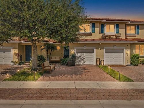 3028 N Evergreen Cir, Boynton Beach, FL, 33426-8652 | Card Image