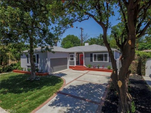 8956 Gladbeck Ave, Northridge, CA, 91324-4746 | Card Image