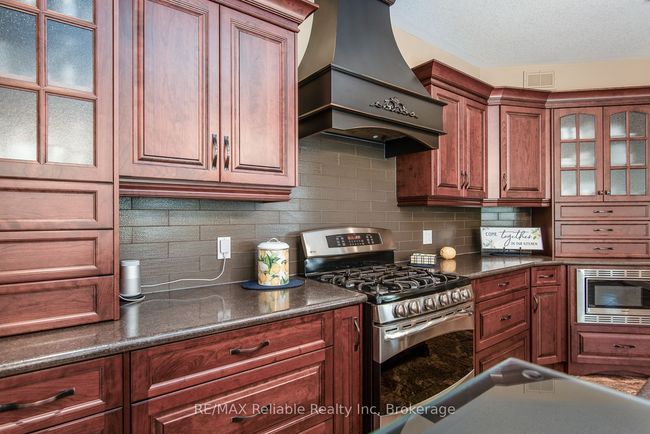 24 Carriage Lane, House other with 3 bedrooms, 3 bathrooms and 6 parking in Bayfield ON | Image 18