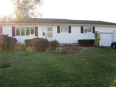 270 W 18th Street, House other with 3 bedrooms, 2 bathrooms and null parking in Deer Park NY | Image 1