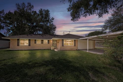 8927 Rockhurst Dr, Houston, TX, 77080-3017 | Card Image