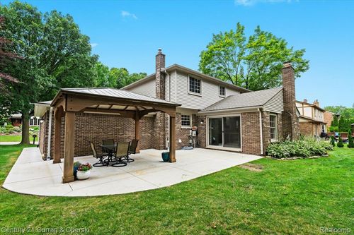 42369 Crestview Cir, Northville, MI, 48168-3266 | Card Image