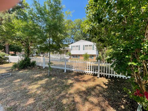 2012 Bowman Ln, Raleigh, NC, 27610-5008 | Card Image