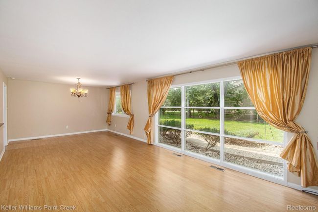 7374 Woodridge Rd, House other with 4 bedrooms, 2 bathrooms and null parking in West Bloomfield MI | Image 5