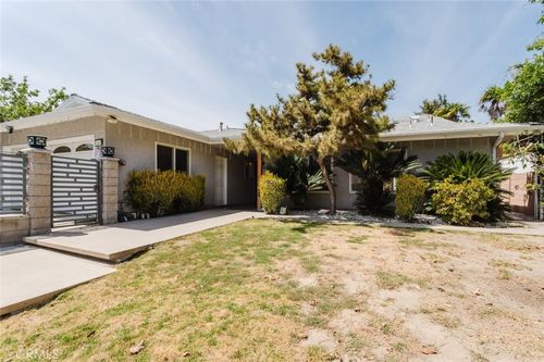 17419 Blackhawk St, Granada Hills, CA, 91344-7207 | Card Image