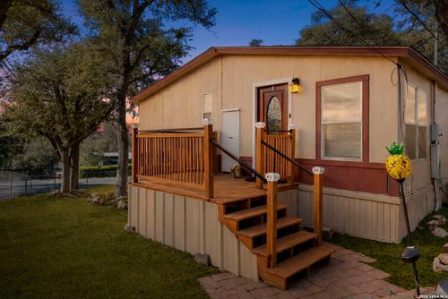 397 Ridgeview Dr, Canyon Lake, TX, 78133-4223 | Card Image