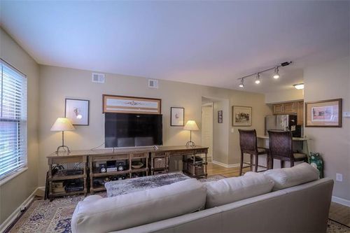 apt-104-935 Washington St, Kansas City, MO, 64105-2258 | Card Image