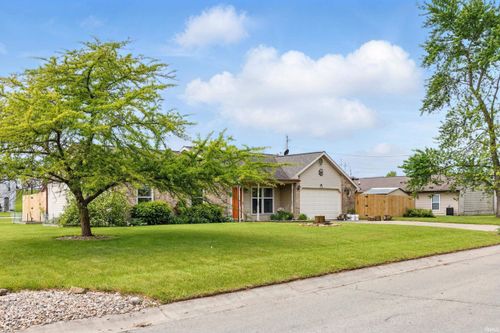 804 Countryside Dr, Ossian, IN, 46777-9390 | Card Image