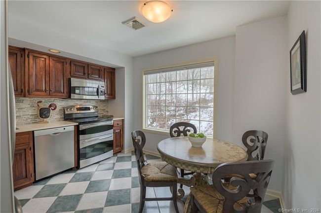 UNIT-17 - 56 Portland Ave, Condo with 1 bedrooms, 2 bathrooms and 2 parking in Redding CT | Image 8