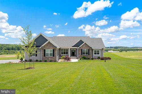 2607 Garstlynn Ct, New Windsor, MD, 21776-8404 | Card Image