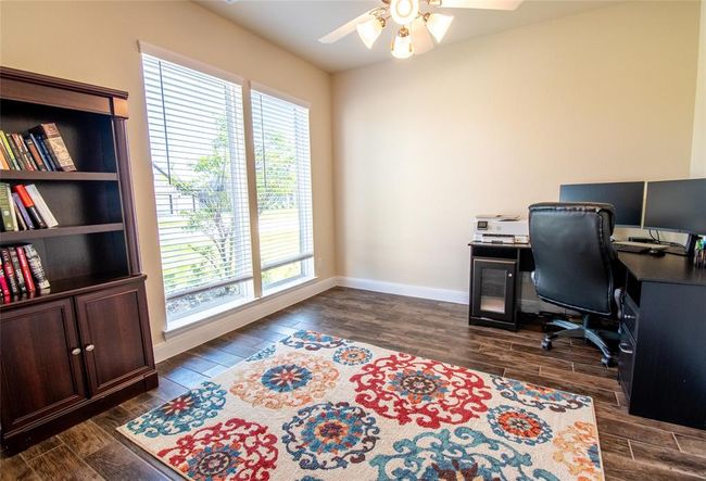 11823 Champions Forest Dr, House other with 4 bedrooms, 4 bathrooms and 7 parking in Mont Belvieu TX | Image 6