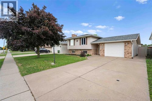 12184 Mcnorton, Tecumseh, ON, N8N3Z6 | Card Image