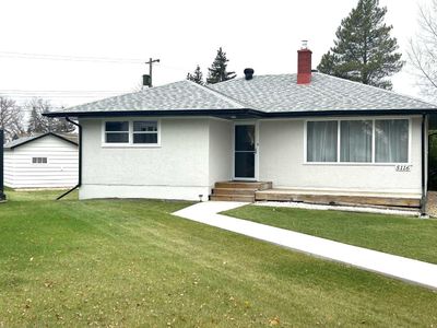 5116 49 Ave, House detached with 4 bedrooms, 1 bathrooms and 4 parking in Forestburg AB | Image 2