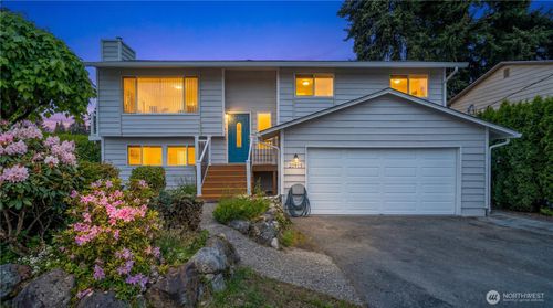 20915 80th Pl W, Edmonds, WA, 98026-7013 | Card Image