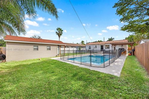 2215 Cleveland St, Hollywood, FL, 33020-3043 | Card Image