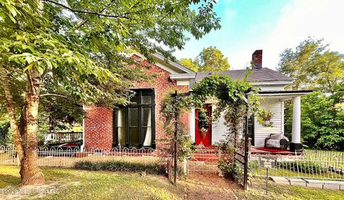 435 E College Ave, Holly Springs, MS, 38635-2513 | Card Image