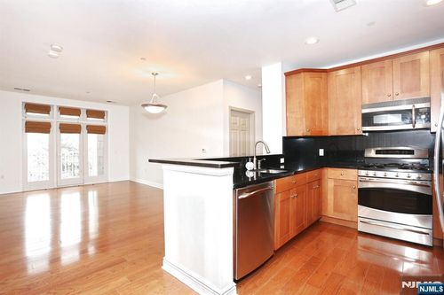 7400 River Rd, North Bergen, NJ, 07047-7221 | Card Image