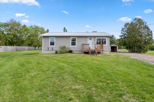 33 Sunset Cir, Milton, VT, 05468-9749 | Card Image