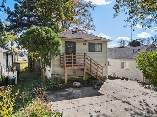 6675 Langtoft St, West Bloomfield, MI, 48324-2854 | Card Image