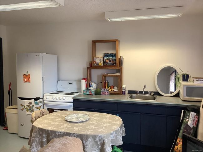 Apartment living room & kitchen | Image 9