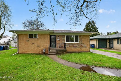 826 Ranch Dr, Toledo, OH, 43607-3135 | Card Image