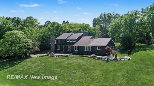 7190 Dark Lake Dr, Clarkston, MI, 48346-1200 | Card Image